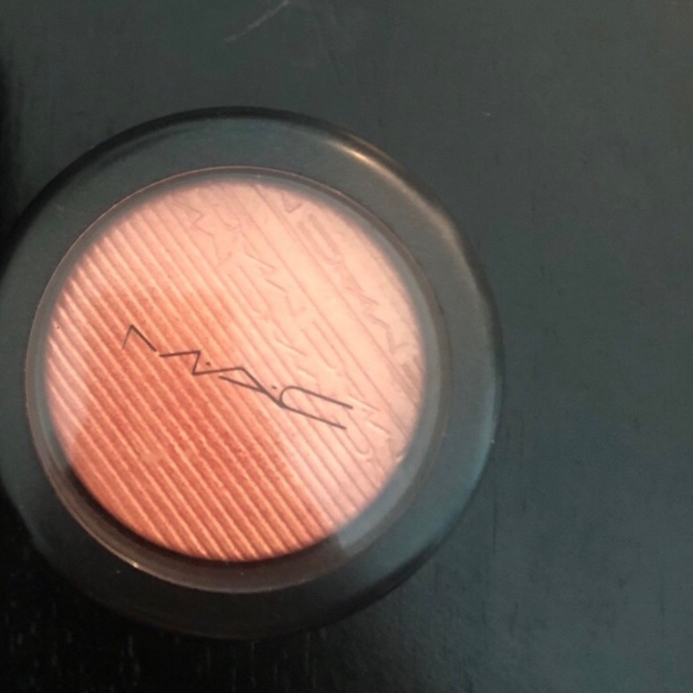 MAC blush on reserve